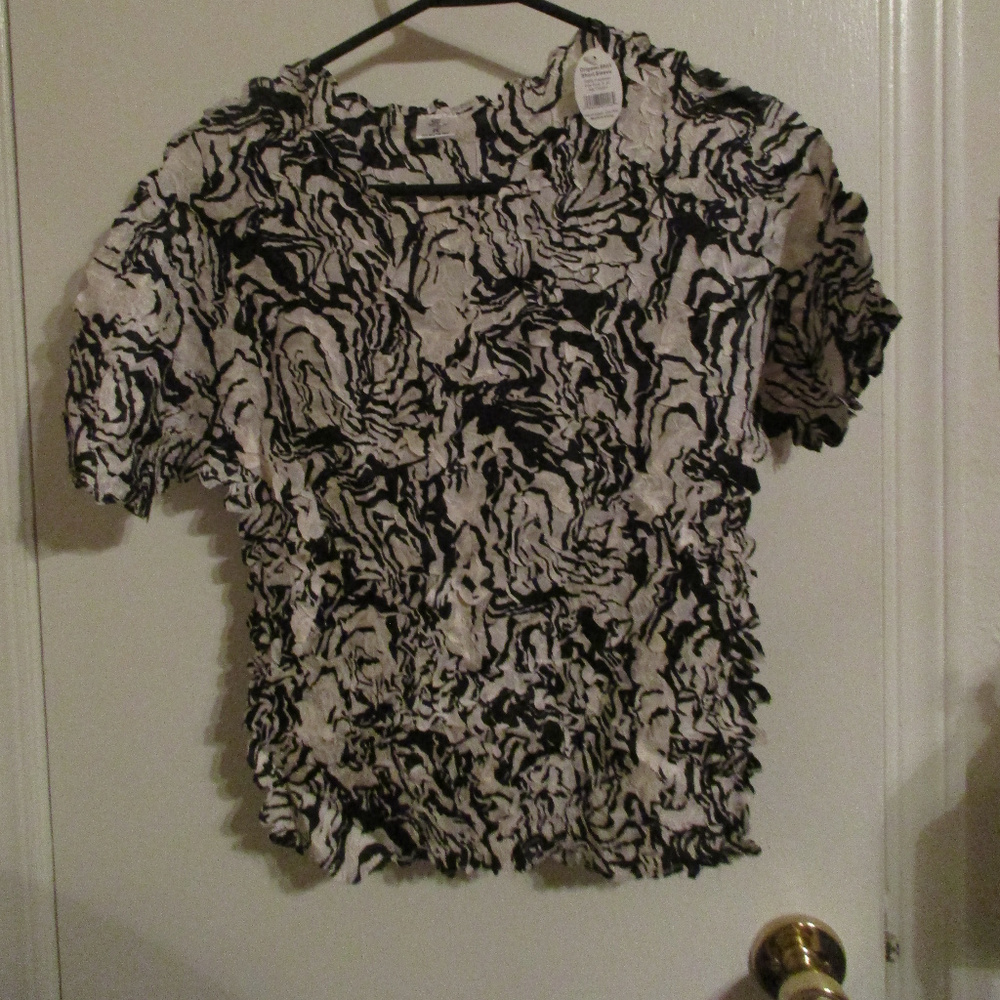 Black & White FC origami shirt stretch NWT OS 363